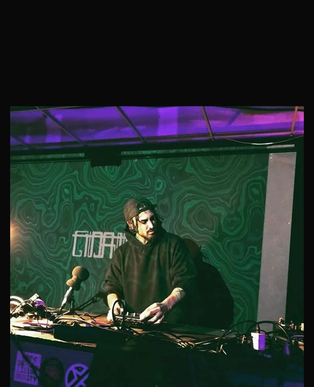 Ravi tijdens een DJ-set